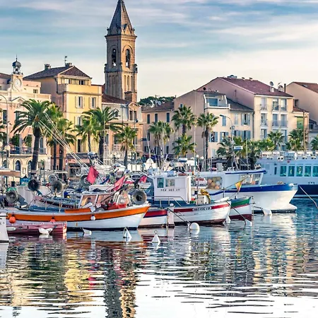 Standing Avec Jardin, Clim, Wifi, Proche Des Plages Apartment