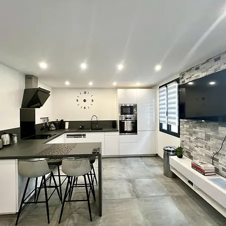Apartment Standing Avec Jardin, Clim, Wifi, Proche Des Plages *