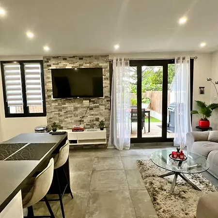 Apartment Standing Avec Jardin, Clim, Wifi, Proche Des Plages Six-Fours-les-Plages